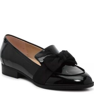 Bandolino Glossy Black Flats with Bow Accent